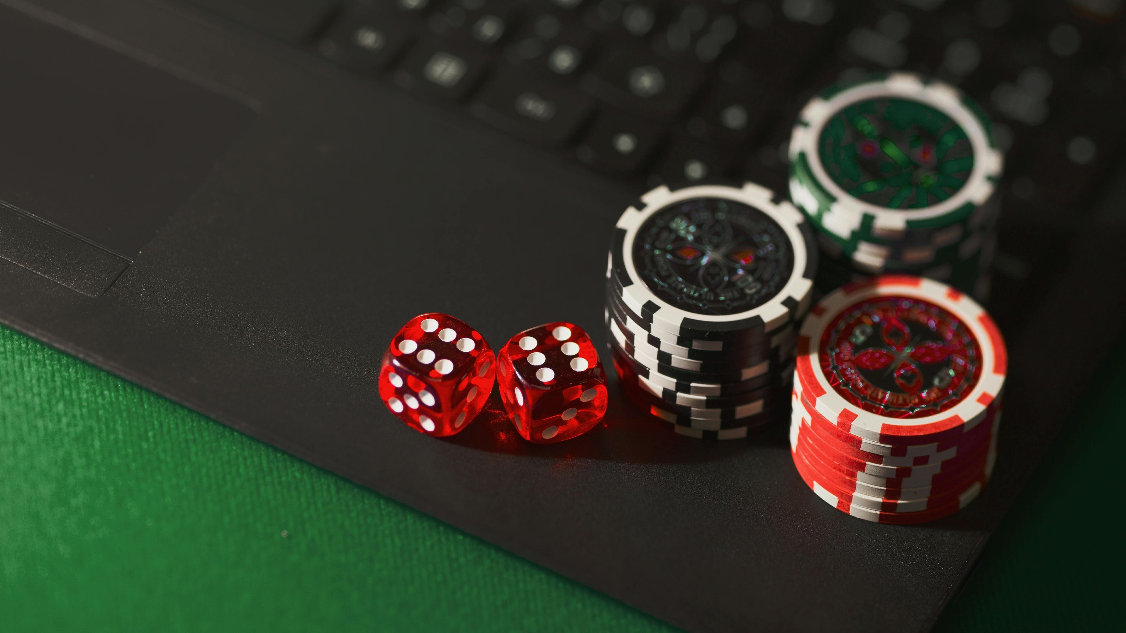 Các danh mục game casino trực tuyến vipvip66 bao gồm slot và bài bạc